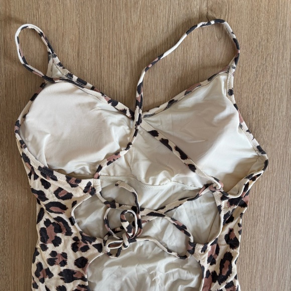 One Piece Leopard Swimsuit - Picture 6 of 6